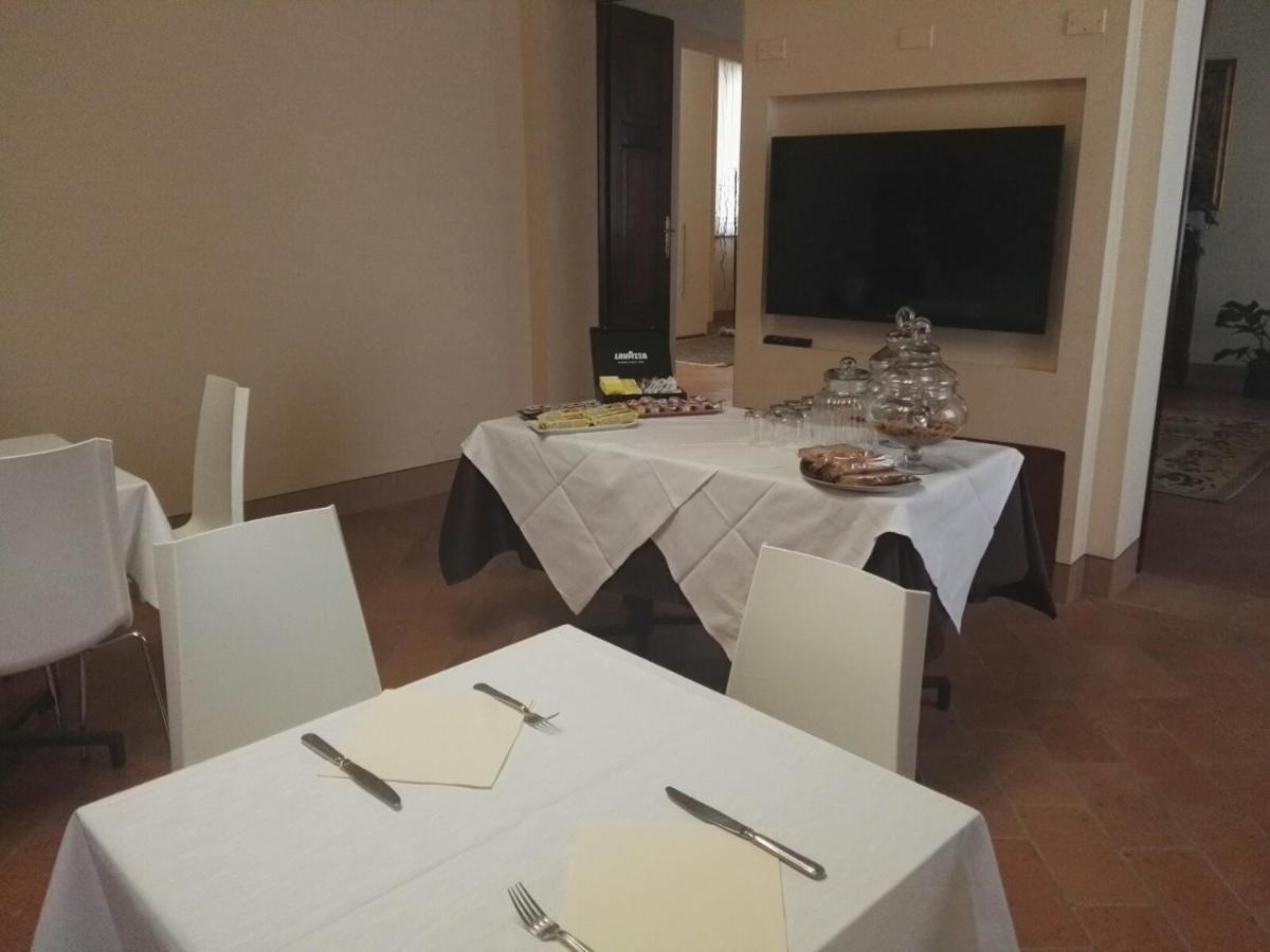 Locanda Al Portone Скандиано Экстерьер фото