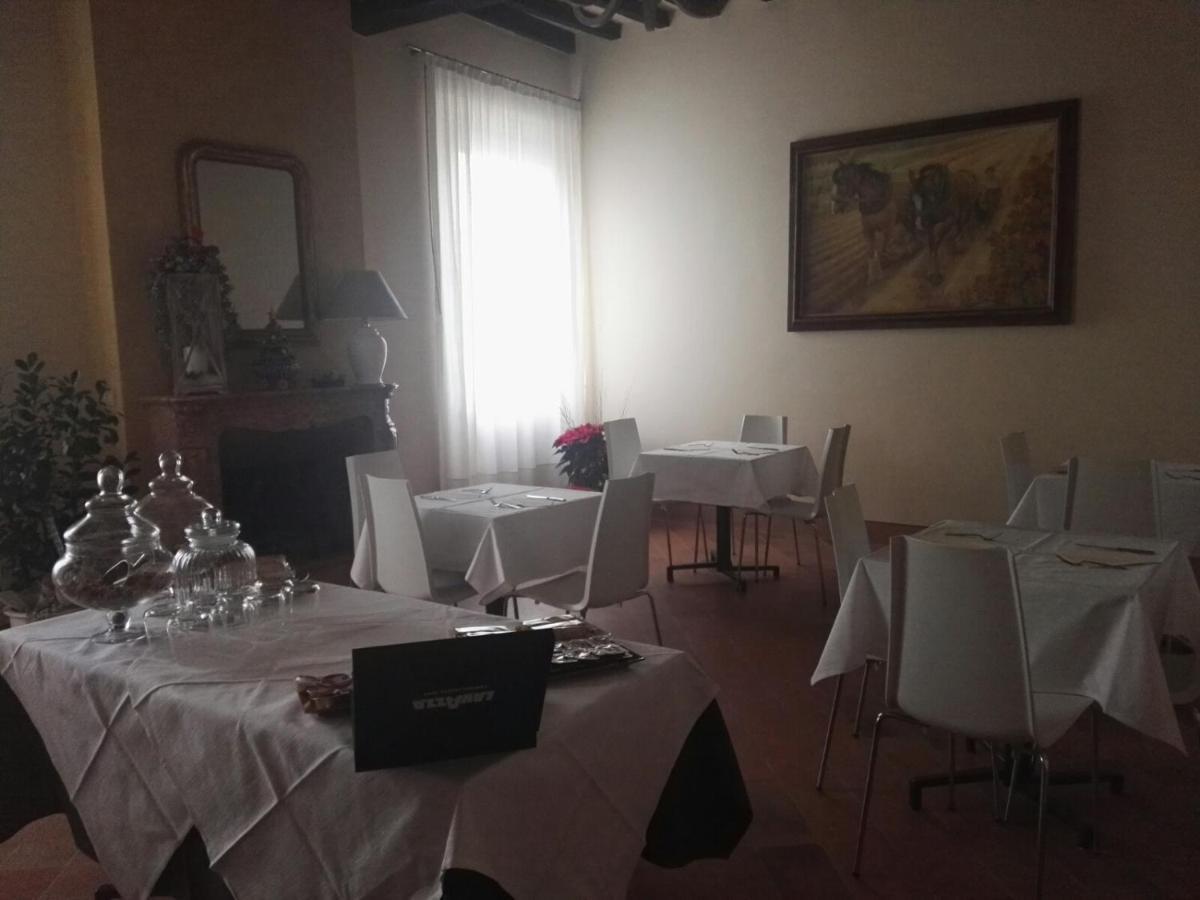 Locanda Al Portone Скандиано Экстерьер фото